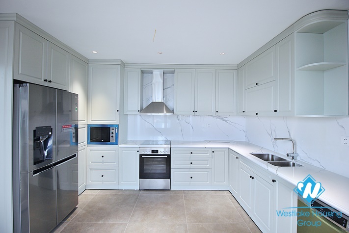 Beautiful 03 bedrooms apartment with nice terrace for rent in Tay Ho District 